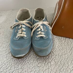 Hyde Vintage Baby Blue Women’s Suede Bowling Shoes Size 9